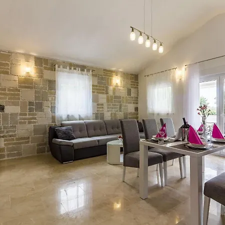 Vila Dejana Šišan